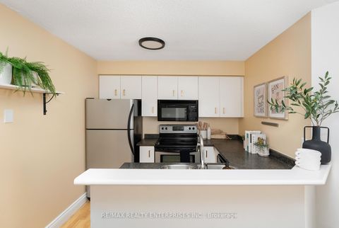 Photo 8 at 610 - 25 Grenville Street, Bay Street Corridor, Toronto