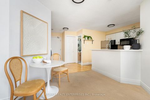 Photo 14 at 610 - 25 Grenville Street, Bay Street Corridor, Toronto