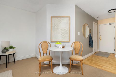 Photo 16 at 610 - 25 Grenville Street, Bay Street Corridor, Toronto