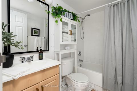 Photo 21 at 610 - 25 Grenville Street, Bay Street Corridor, Toronto