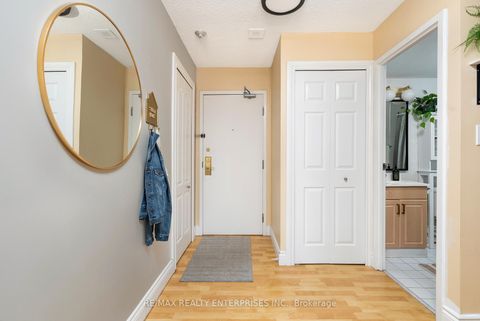 Photo 22 at 610 - 25 Grenville Street, Bay Street Corridor, Toronto