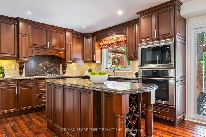 Photo 10 at 2421 Susquehanna Court, RO River Oaks, Oakville