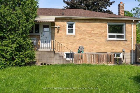 Photo 4 at 118 Queen Street, Central Newmarket, Newmarket