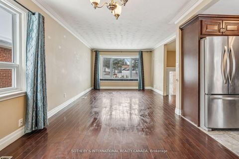 Photo 10 at 118 Queen Street, Central Newmarket, Newmarket