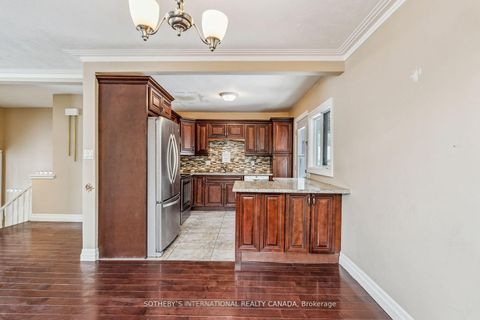 Photo 14 at 118 Queen Street, Central Newmarket, Newmarket Photo 14 at 118 Queen Street, Central Newmarket, Newmarket