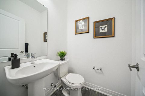 Photo 6 at 45 Globemaster Lane, Oak Ridges, Richmond Hill