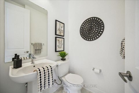 Photo 21 at 45 Globemaster Lane, Oak Ridges, Richmond Hill