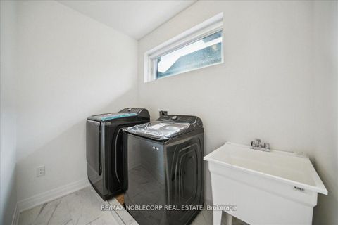 Photo 32 at 45 Globemaster Lane, Oak Ridges, Richmond Hill