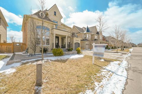 Photo 2 at 39 Munsie Drive, Nobleton, King