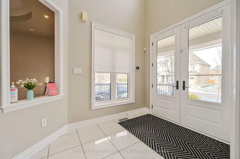 Photo 4 at 39 Munsie Drive, Nobleton, King