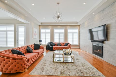 Photo 11 at 39 Munsie Drive, Nobleton, King