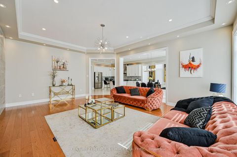 Photo 12 at 39 Munsie Drive, Nobleton, King