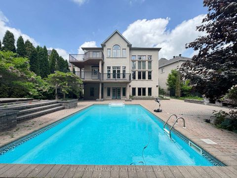 Photo 1 at 383 Paradelle Drive, Oak Ridges Lake Wilcox, Richmond Hill