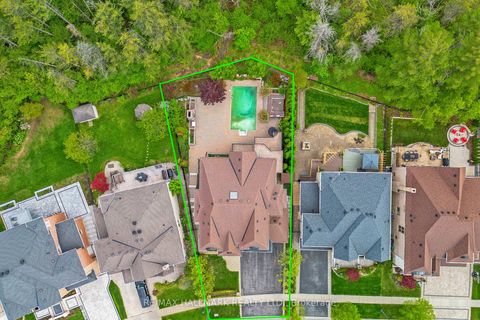 Photo 2 at 383 Paradelle Drive, Oak Ridges Lake Wilcox, Richmond Hill