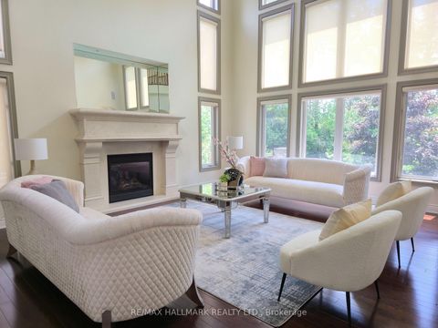 Photo 9 at 383 Paradelle Drive, Oak Ridges Lake Wilcox, Richmond Hill