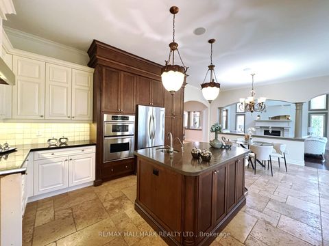 Photo 15 at 383 Paradelle Drive, Oak Ridges Lake Wilcox, Richmond Hill
