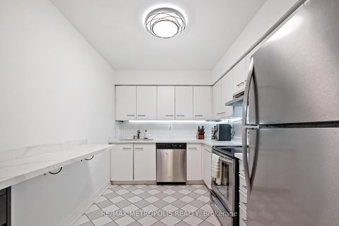 Photo 0 at 701 - 81 Townsgate Drive, Yorkhill, Vaughan