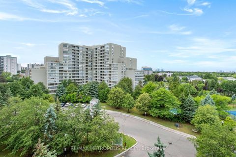 Photo 25 at 701 - 81 Townsgate Drive, Yorkhill, Vaughan