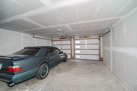 Photo 8 at 11 Yacht Drive, Bowmanville, Clarington
