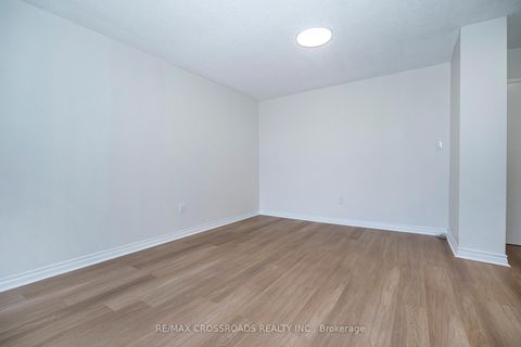 Photo 8 at 806 - 320 Dixon Road, The Westway, Toronto