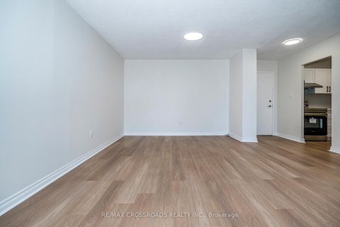 Photo 9 at 806 - 320 Dixon Road, The Westway, Toronto