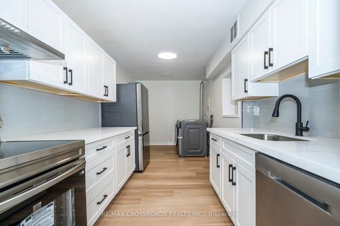 Photo 15 at 806 - 320 Dixon Road, The Westway, Toronto