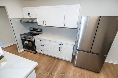 Photo 29 at 806 - 320 Dixon Road, The Westway, Toronto