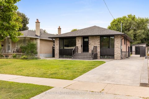 Photo 0 at 20 Bradbury Crescent, West Deane, Toronto