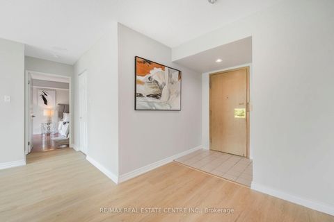 Photo 12 at 407 - 3233 Eglinton Avenue E, Scarborough Village, Toronto