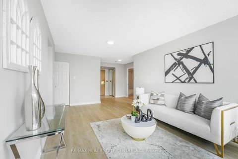 Photo 15 at 407 - 3233 Eglinton Avenue E, Scarborough Village, Toronto