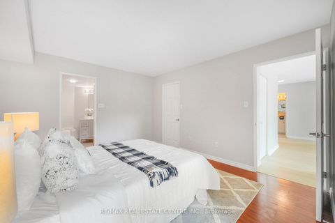 Photo 19 at 407 - 3233 Eglinton Avenue E, Scarborough Village, Toronto