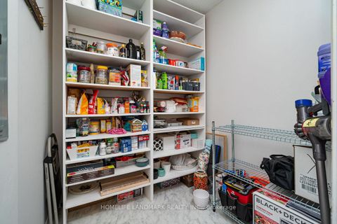 Photo 23 at 712 - 175 Cedar Avenue, Harding, Richmond Hill
