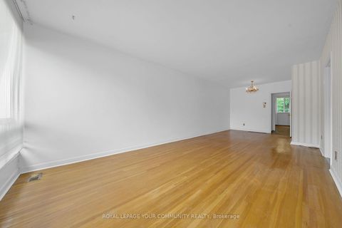 Photo 3 at 264 Mc Convey Drive, Crosby, Richmond Hill