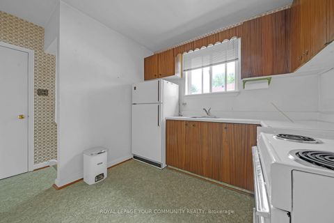 Photo 6 at 264 Mc Convey Drive, Crosby, Richmond Hill