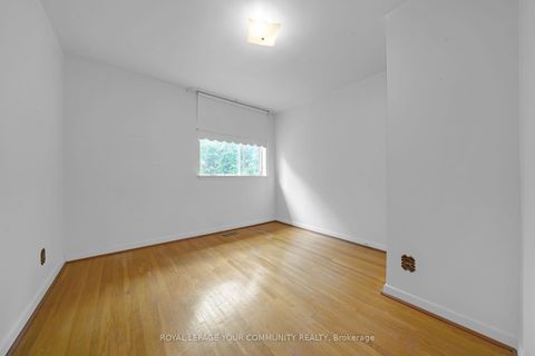 Photo 9 at 264 Mc Convey Drive, Crosby, Richmond Hill