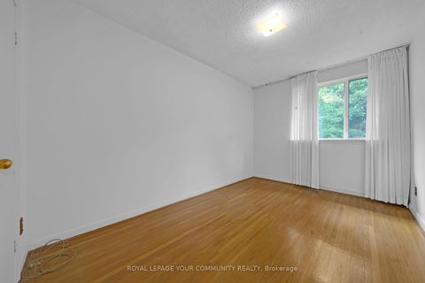 Photo 10 at 264 Mc Convey Drive, Crosby, Richmond Hill