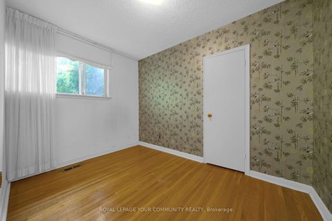 Photo 12 at 264 Mc Convey Drive, Crosby, Richmond Hill