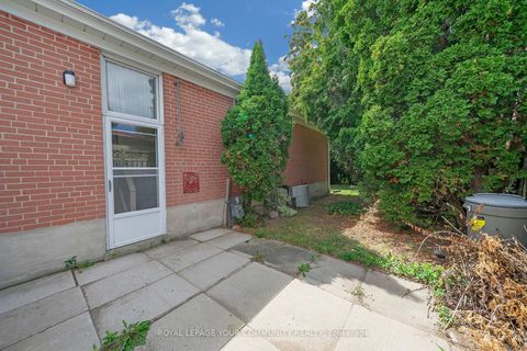 Photo 18 at 264 Mc Convey Drive, Crosby, Richmond Hill