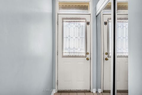 Photo 4 at 119 - 83 Mondeo Drive, Dorset Park, Toronto
