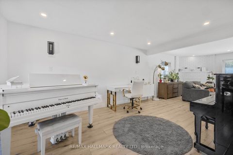Photo 7 at 133 Heathwood Heights Drive, Hills of St Andrew, Aurora
