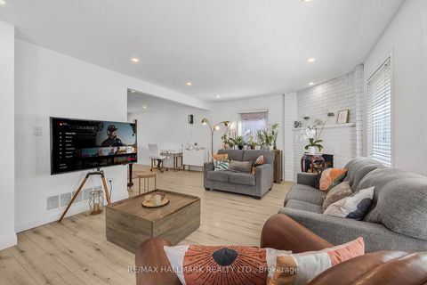 Photo 11 at 133 Heathwood Heights Drive, Hills of St Andrew, Aurora