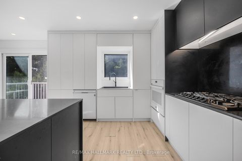 Photo 17 at 133 Heathwood Heights Drive, Hills of St Andrew, Aurora