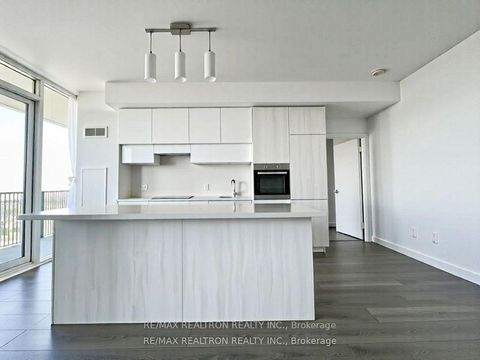Photo 15 at 5705 - 8 Eglinton Avenue E, Mount Pleasant West, Toronto