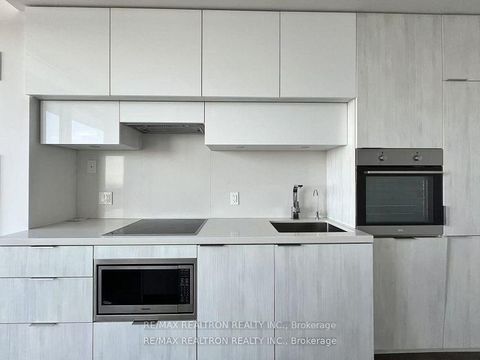 Photo 16 at 5705 - 8 Eglinton Avenue E, Mount Pleasant West, Toronto