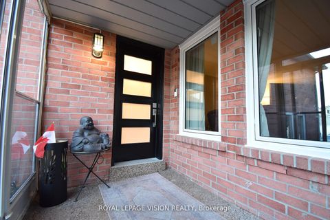 Photo 2 at 28 Valley Centre Drive, Rouge E11, Toronto