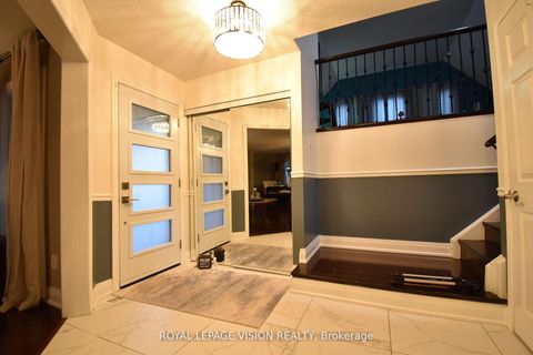Photo 4 at 28 Valley Centre Drive, Rouge E11, Toronto