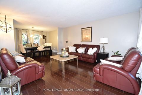 Photo 6 at 28 Valley Centre Drive, Rouge E11, Toronto