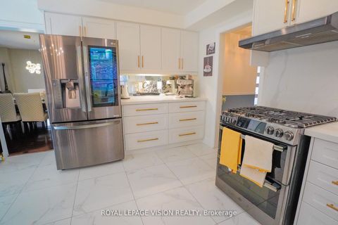 Photo 17 at 28 Valley Centre Drive, Rouge E11, Toronto