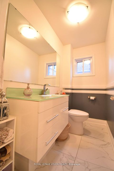 Photo 21 at 28 Valley Centre Drive, Rouge E11, Toronto