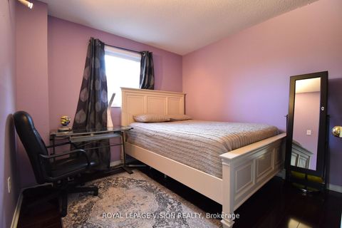 Photo 27 at 28 Valley Centre Drive, Rouge E11, Toronto